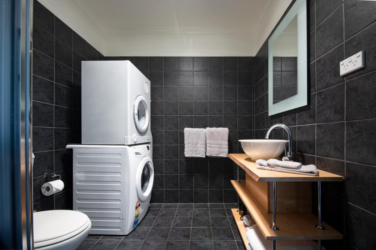 Aloft Boutique Accommodation สตรอน ภายนอก รูปภาพ
